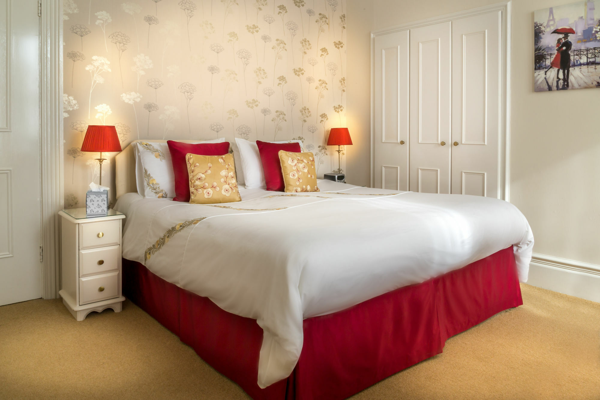Hotel Balincourt Bournemouth Exteriér fotografie A bed with a bed skirt
